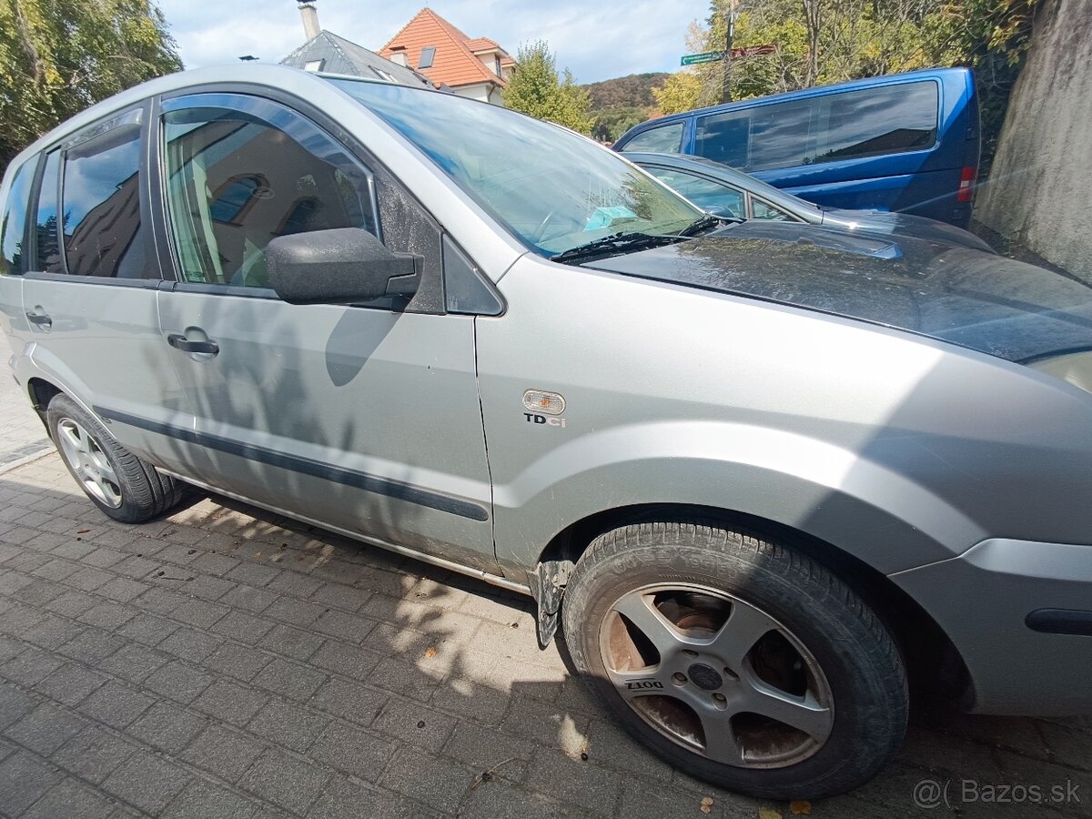 Ford Fusion - 13