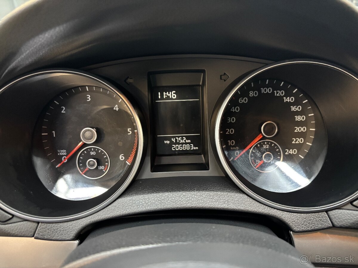 VW Golf 1.6 TDi, manuál - 13