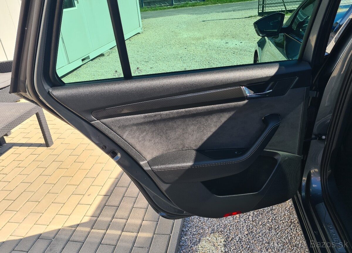 ŠKODA SUPERB COMBI 2.0 TDI SCR SPORTLINE 4X4 DSG - 13