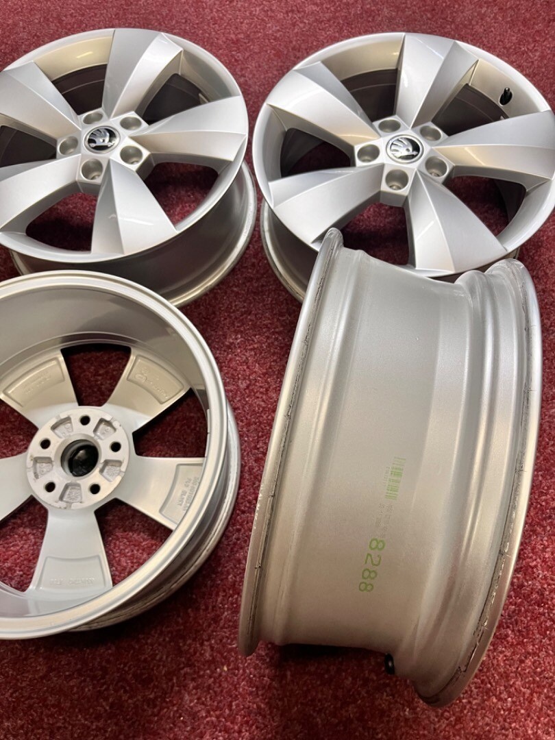 5x112 R17 alu disky originál Škoda Kodiaq 2021 - 13