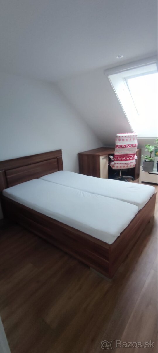 Predam postel zo pc stolikom - 13