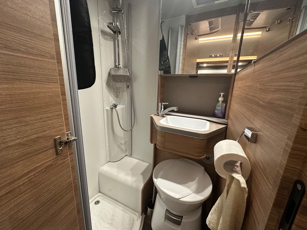 Obytné auto Fiat Ducato 2.3 195 HP VYBAVENÉ - 13