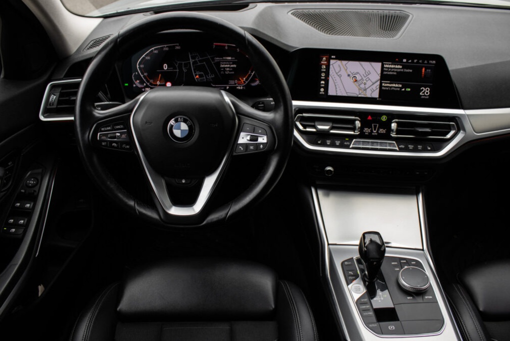BMW 320i 2019 - 13