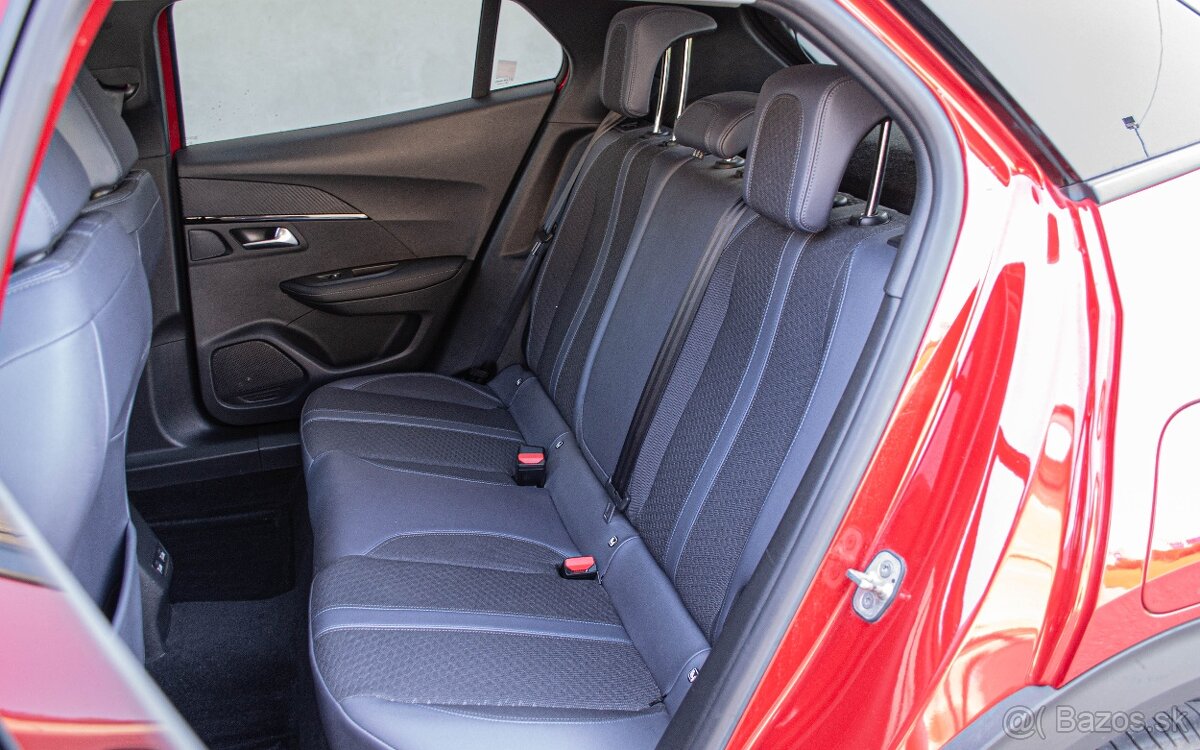 Peugeot 2008 1.2 Puretech AT Allure pack - benzín / automat - 13