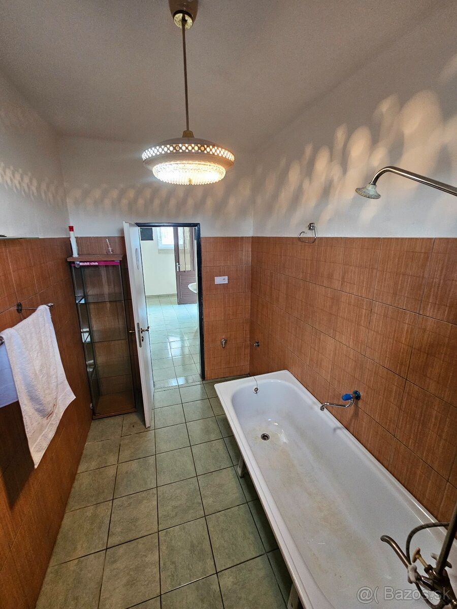 Prenajmem 3 izbovy rod. dom - 13