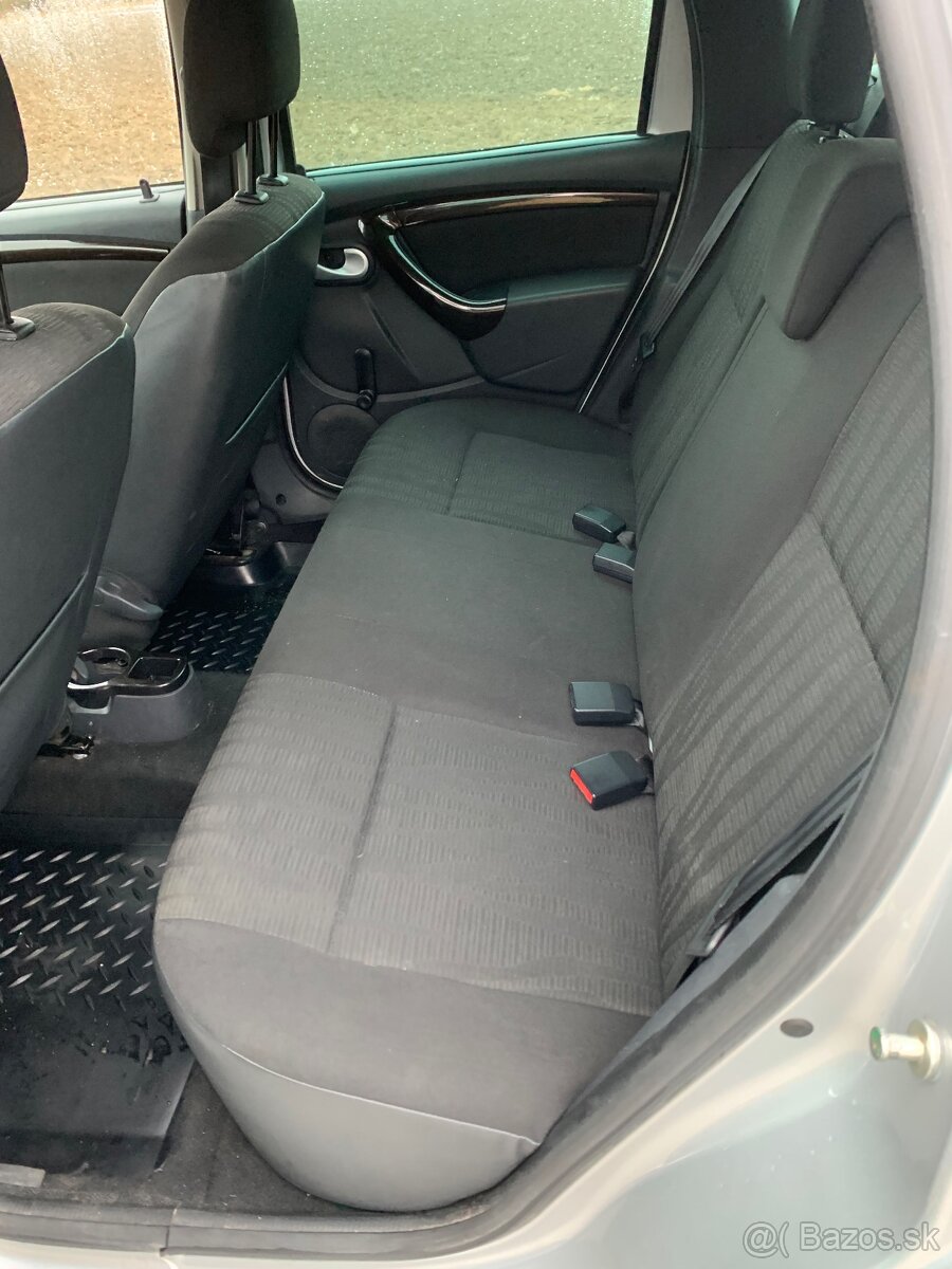 Dacia Duster 4x4 TOP STAV - 13
