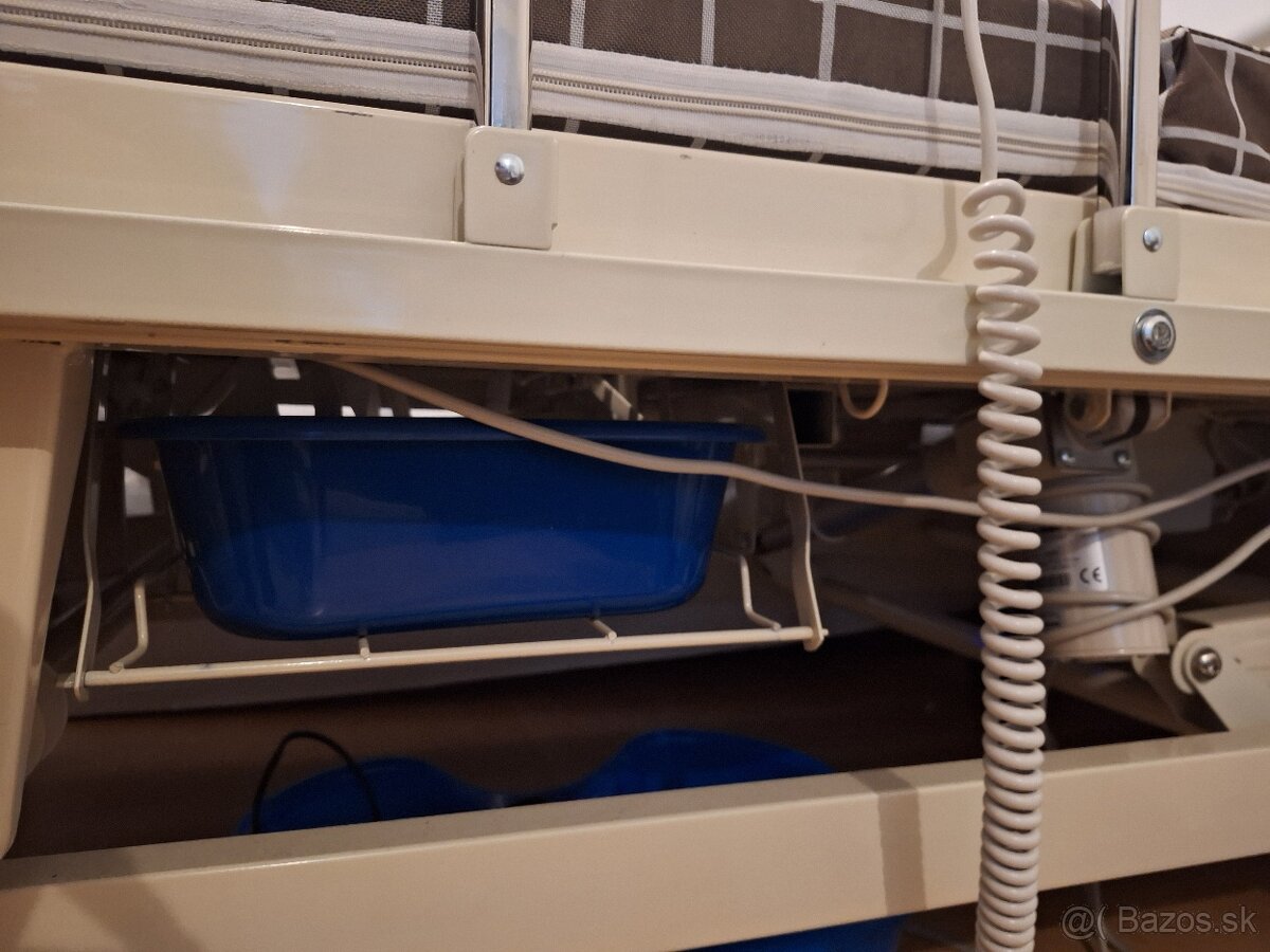 Elektrická polohovateľná zdravotná posteľ. - 13