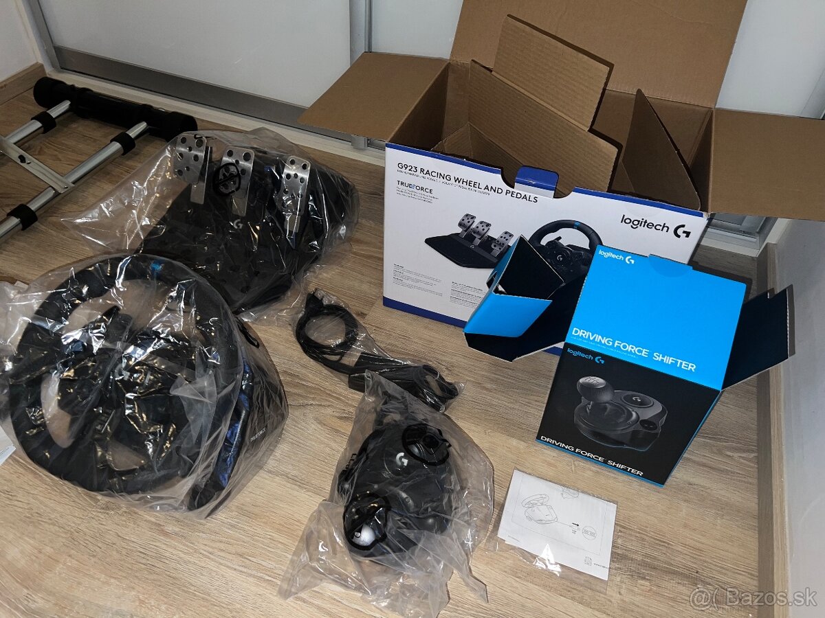 Komplet Racing Set: Logitech G923 (PS5/PC) + Radiaca páka + - 13
