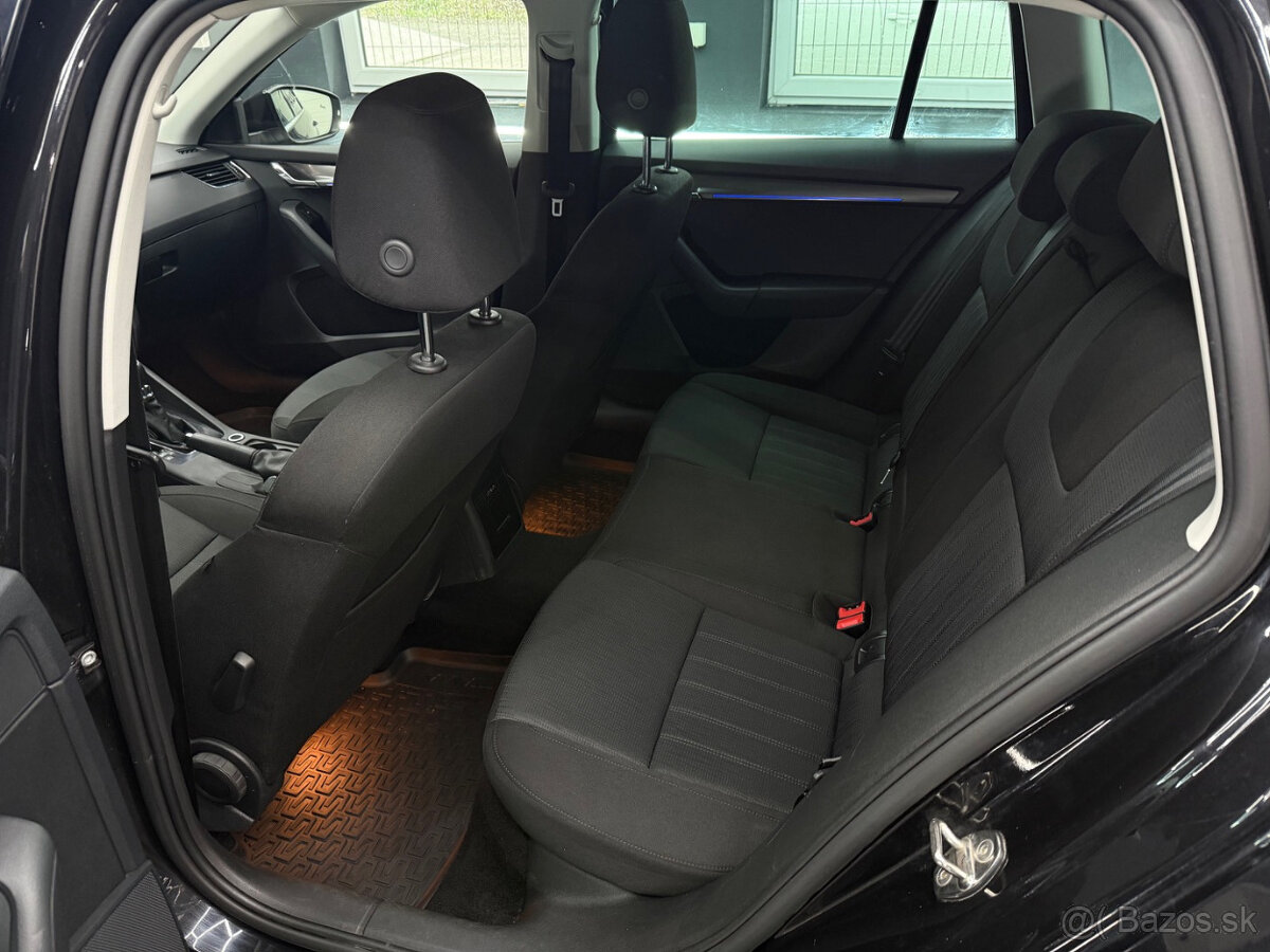 Škoda Octavia Combi 2.0 TDI Ambition DSG - 13