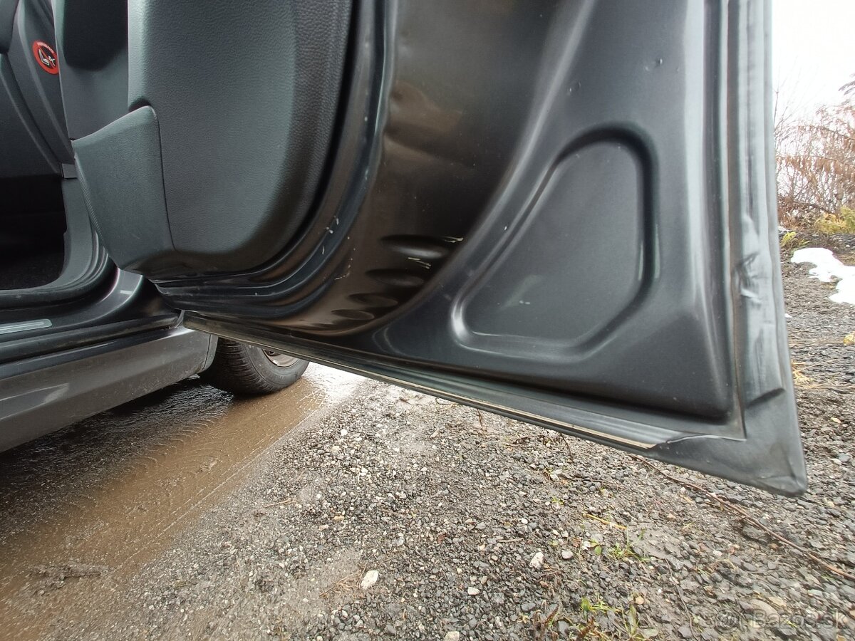 Opel Zafira 1.7 CDTI 92kW, 7-miest. - 13