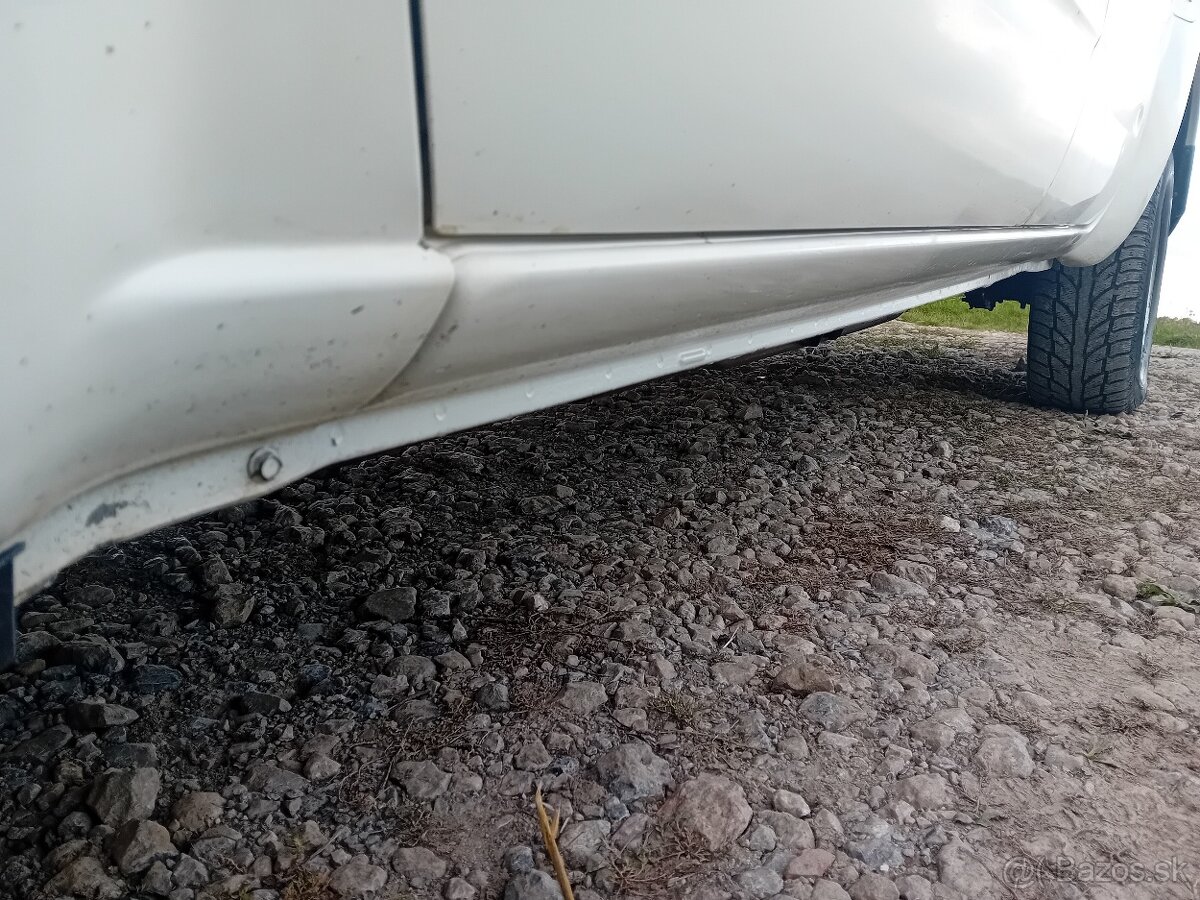 Nissan Navara 2,5 dci 4x4 nová STK a EK - 13