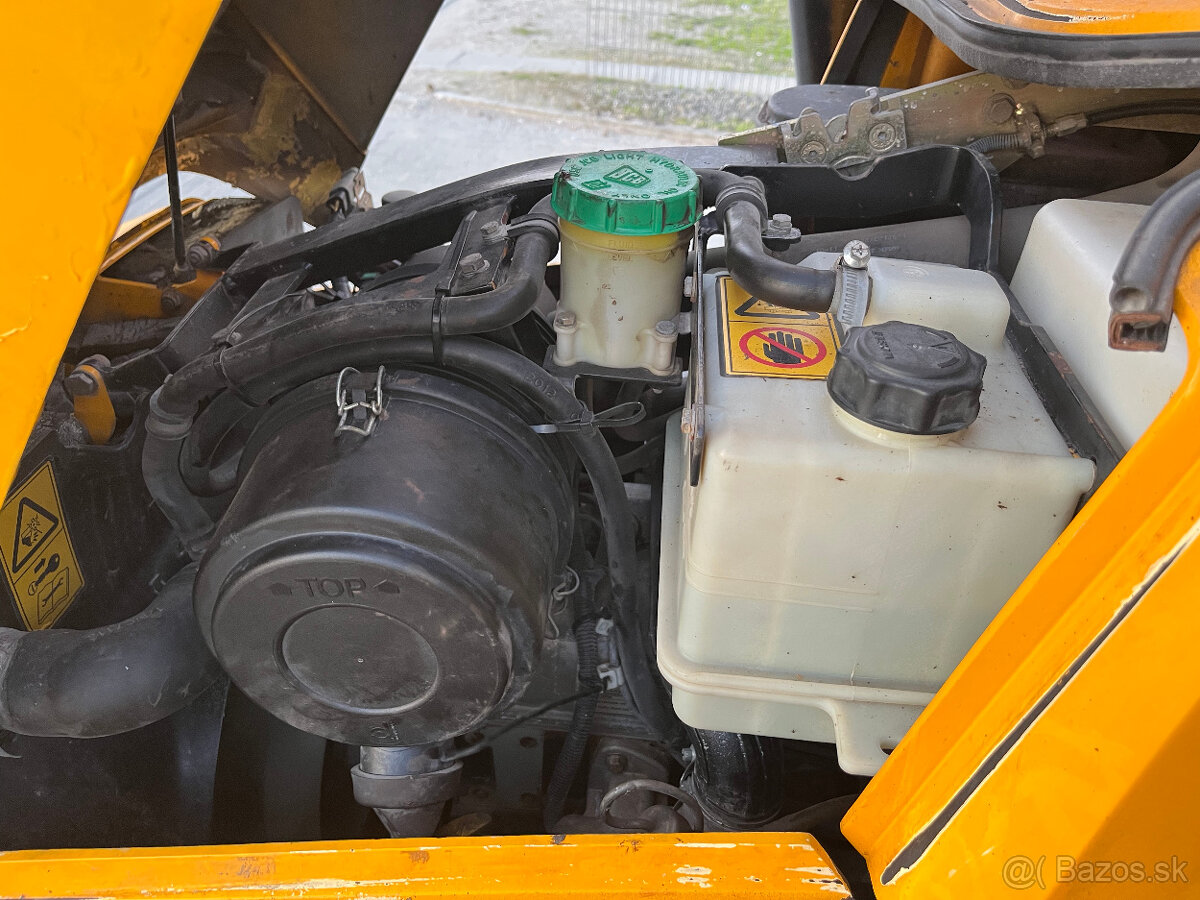 Rýpadlo-nakladač JCB 2CX Streetmaster, 3CX Compact - 13