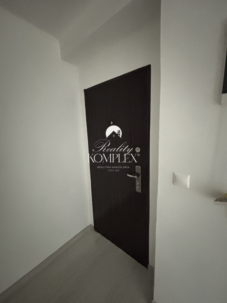 Reality KOMPLEX s.r.o. Vám ponúka EXKLIZÍVNE na predaj kompl - 13