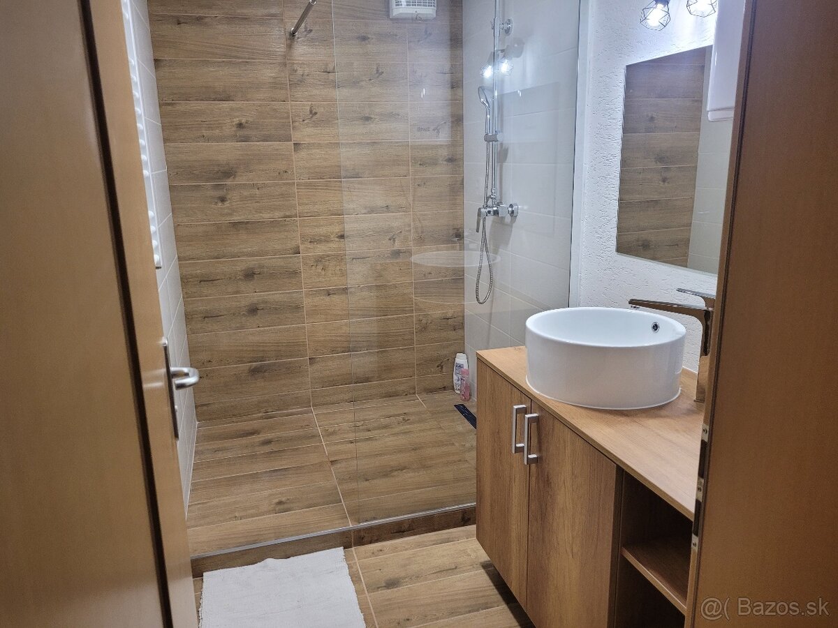 APARTMÁN DONOVALY PRIAMO PRI LANOVKE DO PRENÁJMU - 13