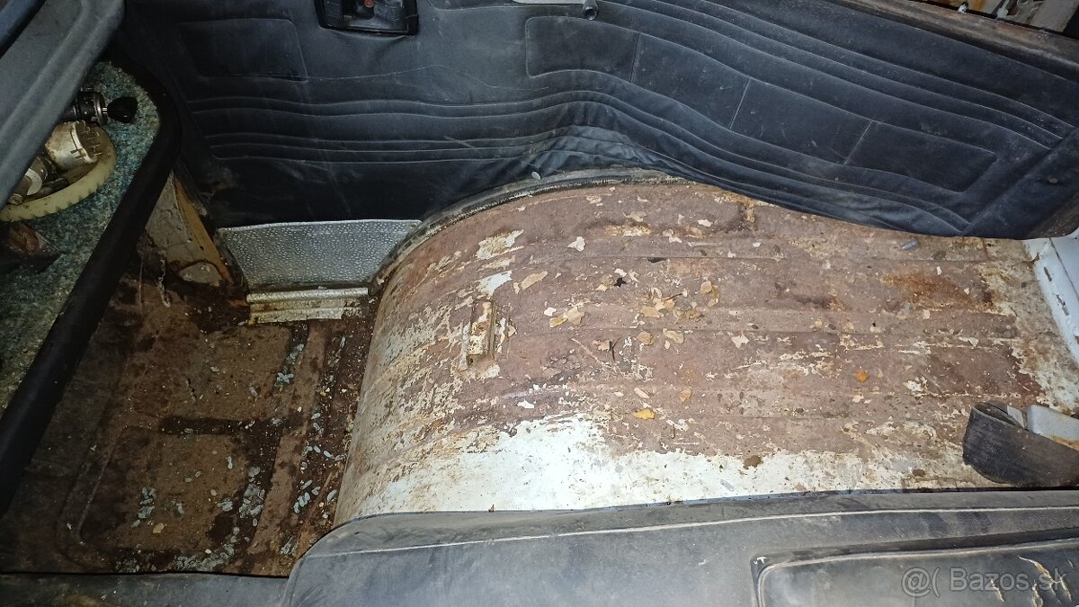 Škoda 1203 zo šiltom - 13