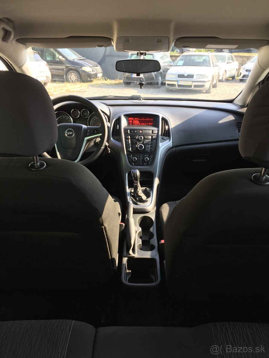 Opel Astra Sport Tourer 3 900 € - 13