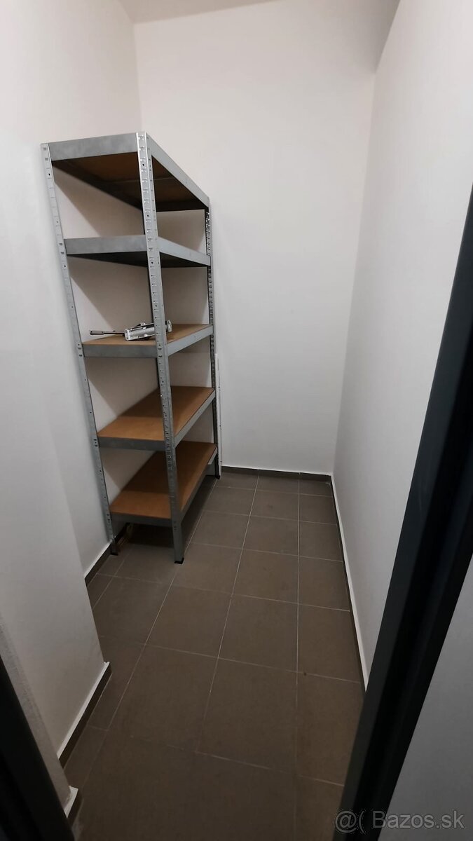 Prenajom 3-izbovy byt WEST - 13