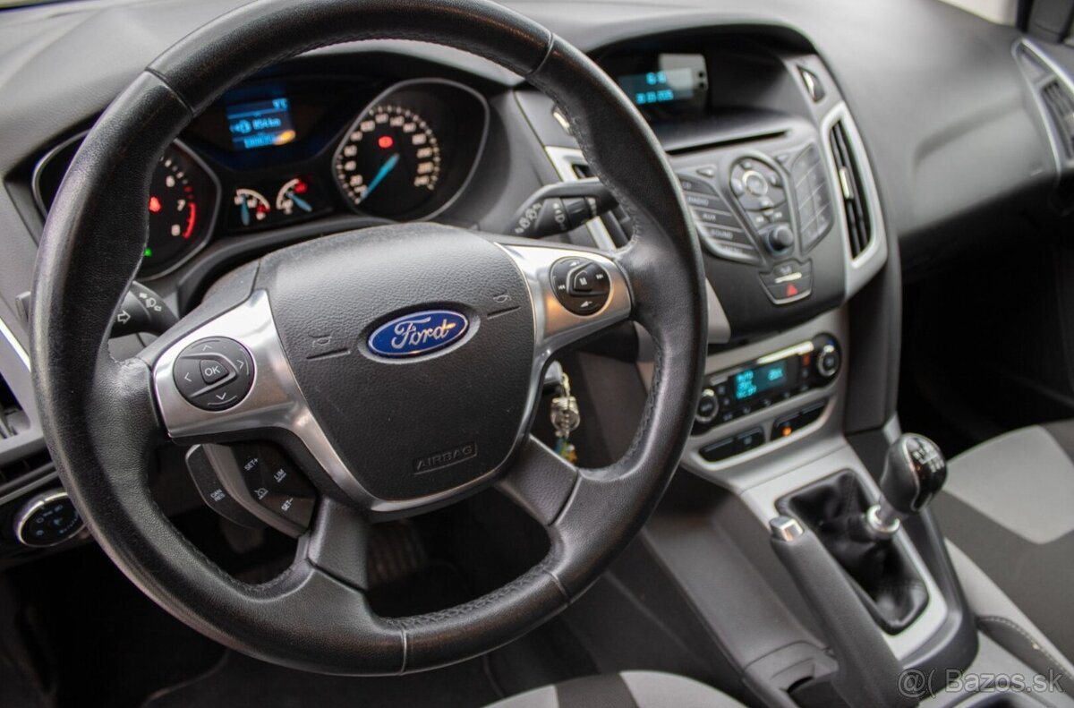 Ford Focus Kombi benzin, Manual - 13