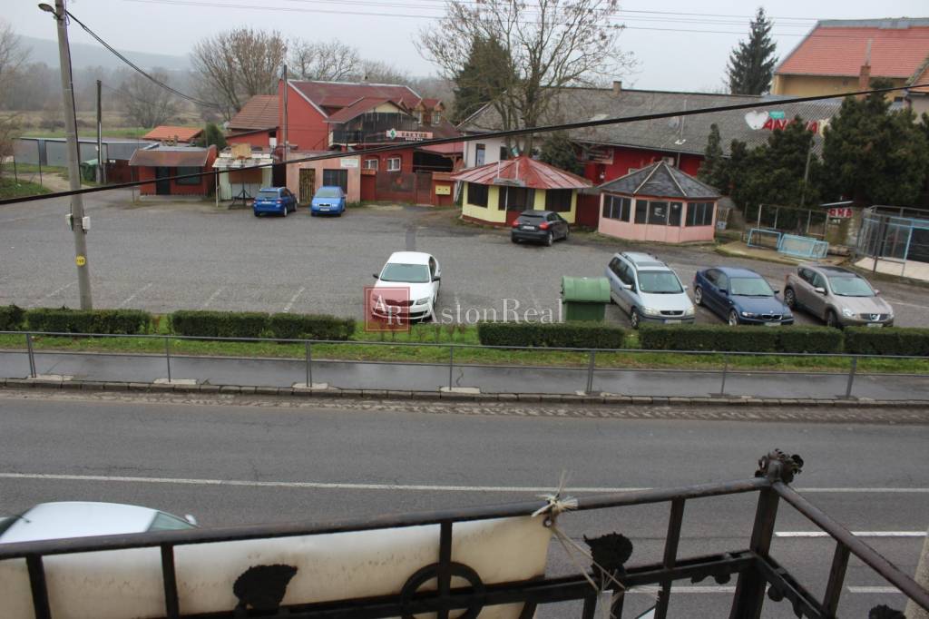 NA PREDAJ: veľký polyfunkčný dom v historickom centre mesta - 13