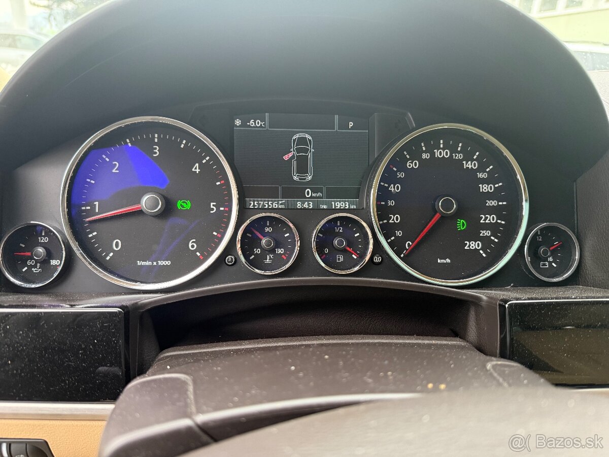 VW Touareg 2008 - 13