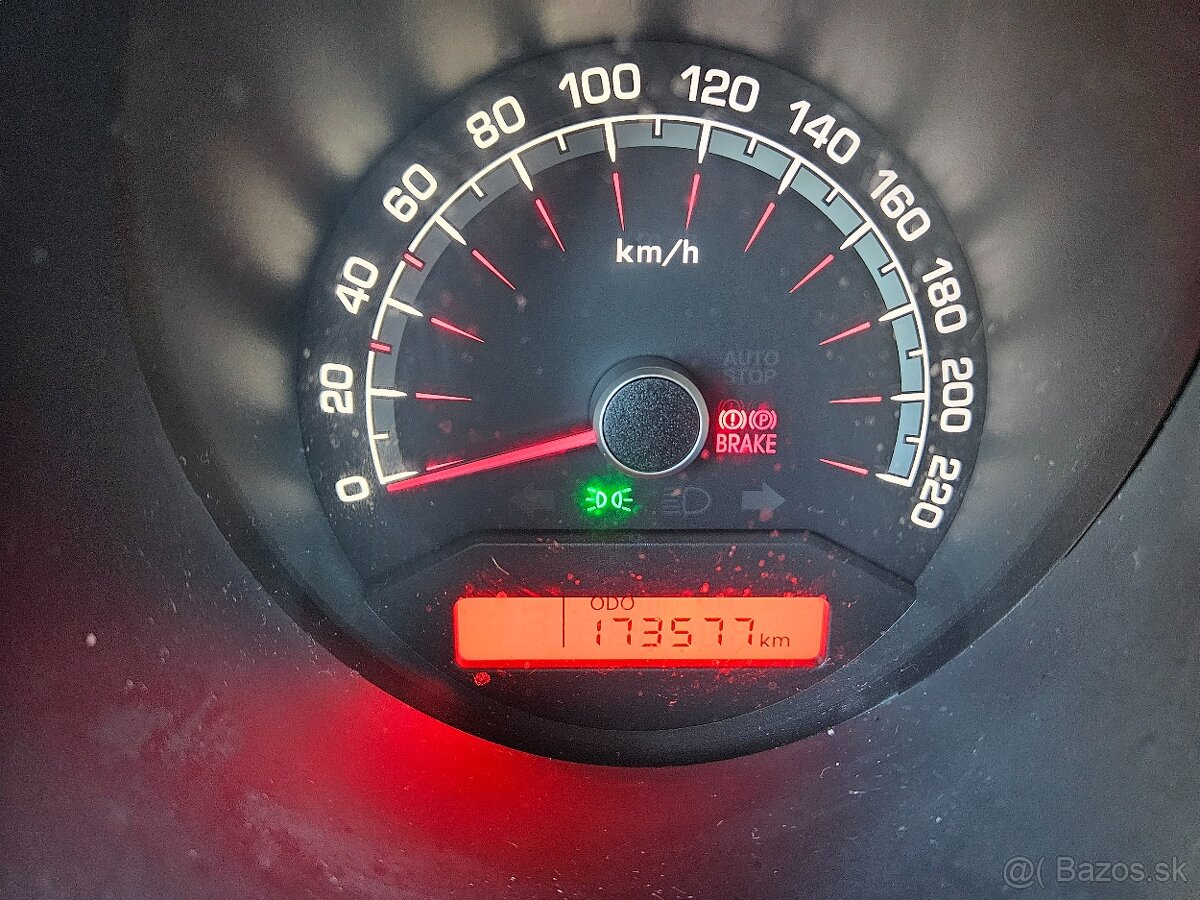 Kia Venga 1,4 CVVT - 13