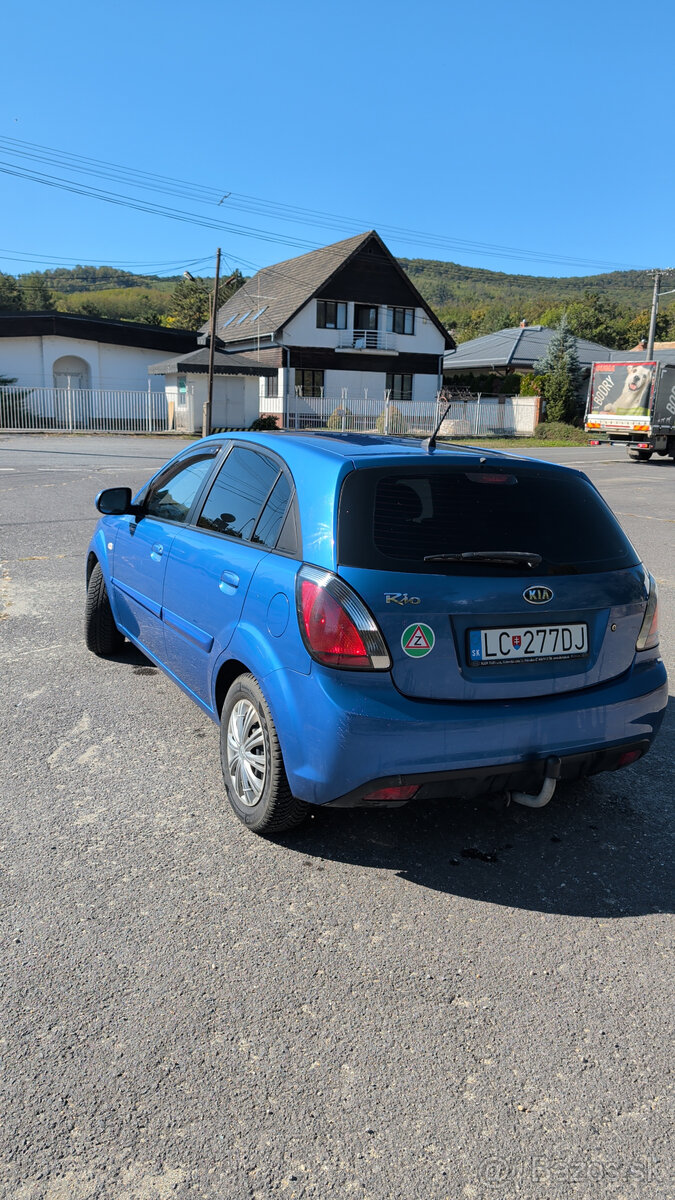 Kia Rio 2011 1.4 benzín - 13