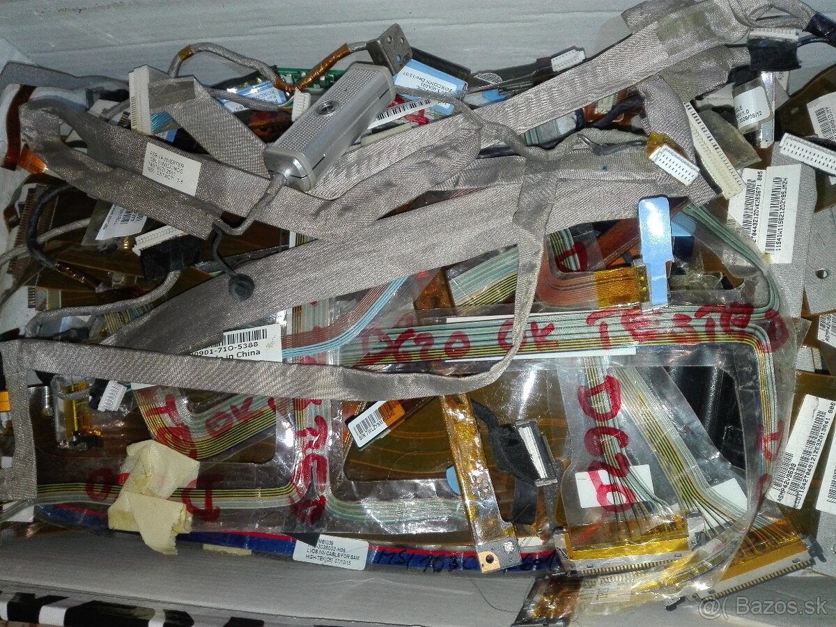 Nabíjačky, Adaptery, Káble VGA,LAN atd. - 13