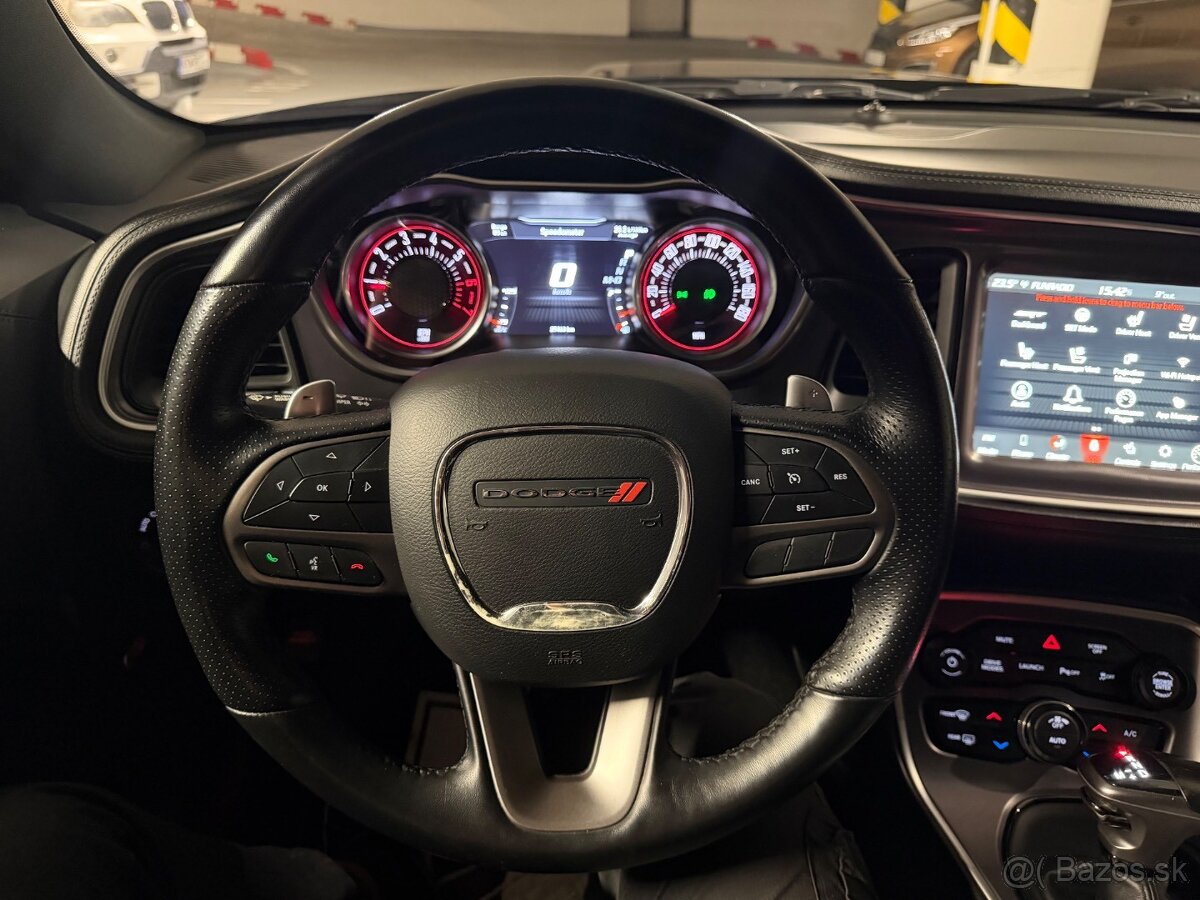 Dodge Challenger SRT 392 6.4l - 13