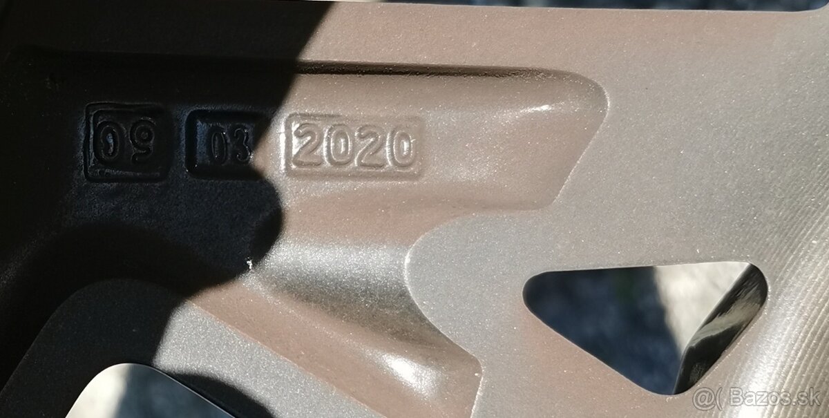 Predám 17" disky s pneumatikami na hyundai i20 - 13