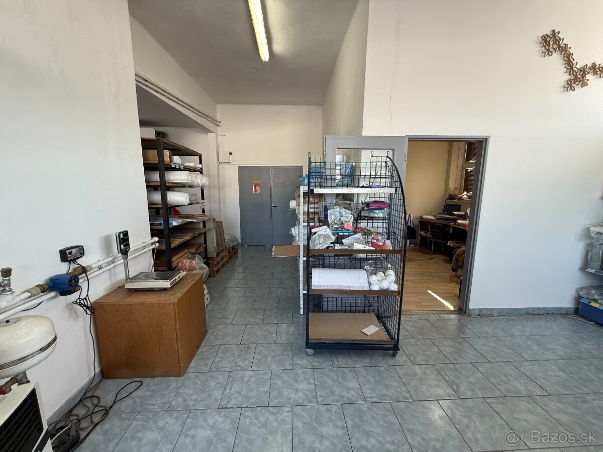 Multifunkčný reprezentatívny obchodno–skladový objekt - 13