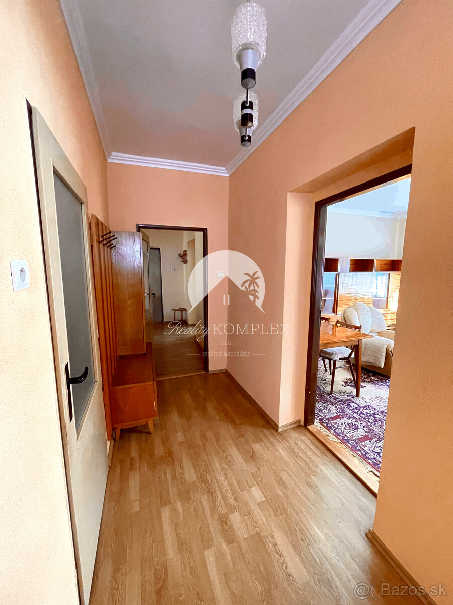 Reality KOMPLEX s.r.o. Vám ponúka priestranný rodinný dom s - 13