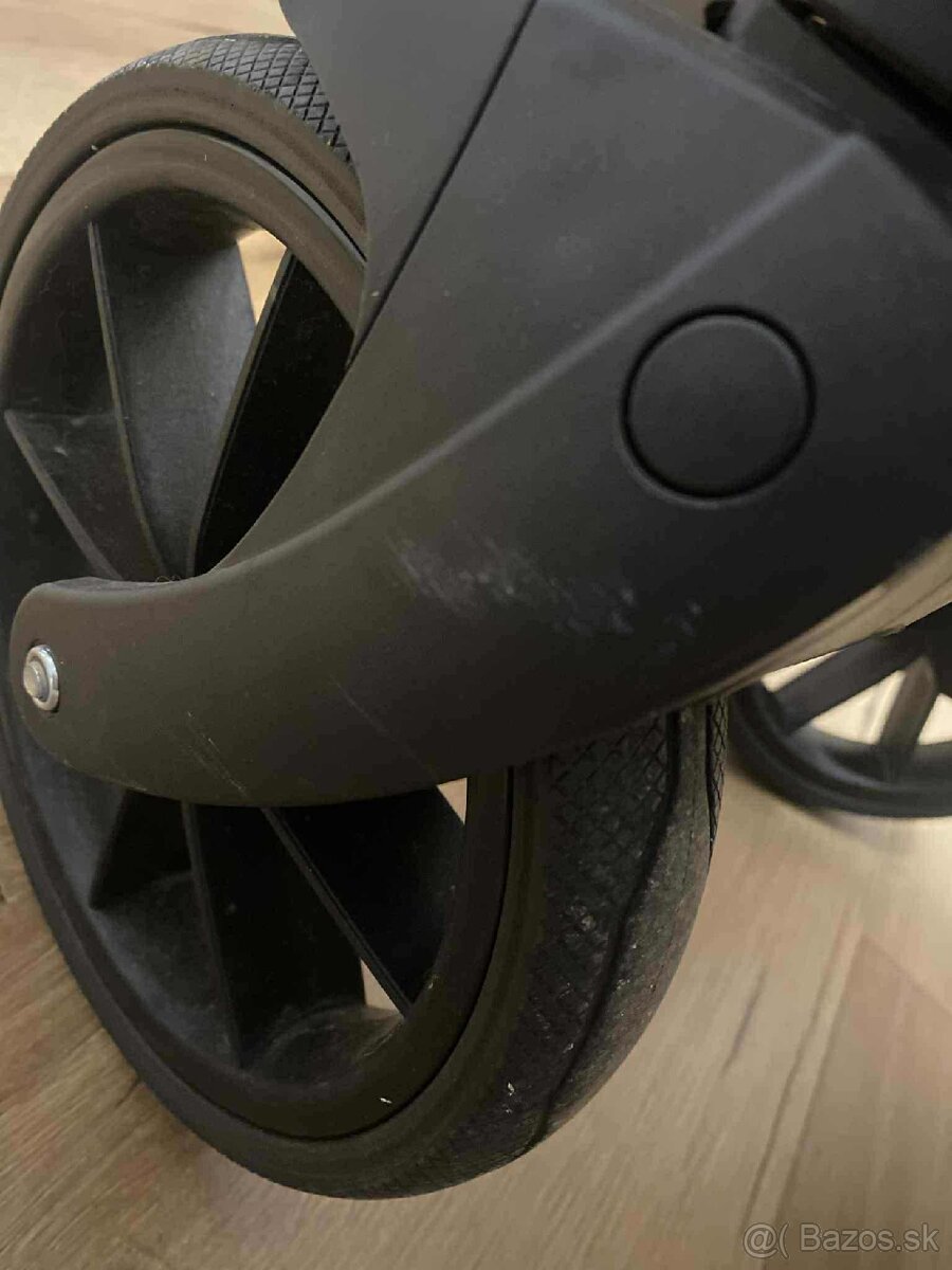 Kočiar Riko Velar - 13