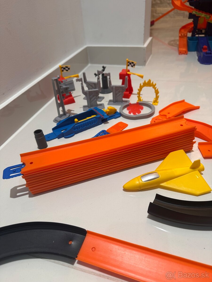 Predalm dráhy, auticka Hot Wheels - 13