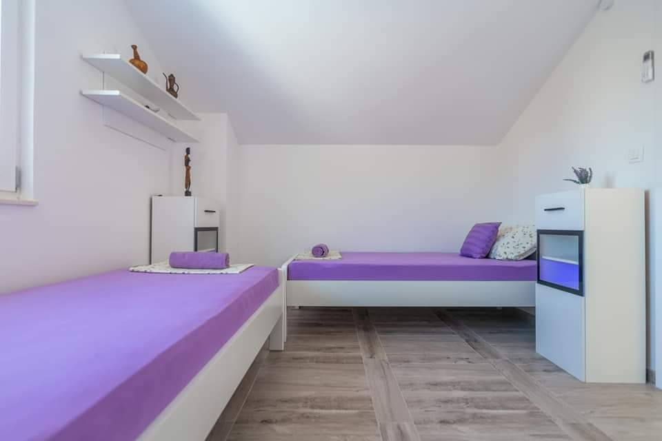 Chorvatsko-Dom s bazénom v Živogošče - 13