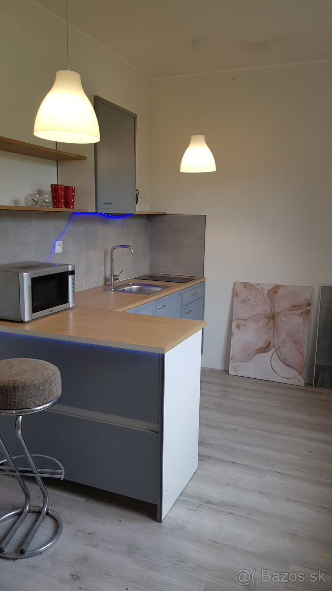 Predám budovu so 7 apartmánmi vo výstavbe vo Vyhniach. - 13