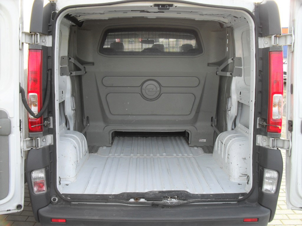 Opel Vivaro 2,0 CDTI 6 Míst Klima 219.000Kč - 13