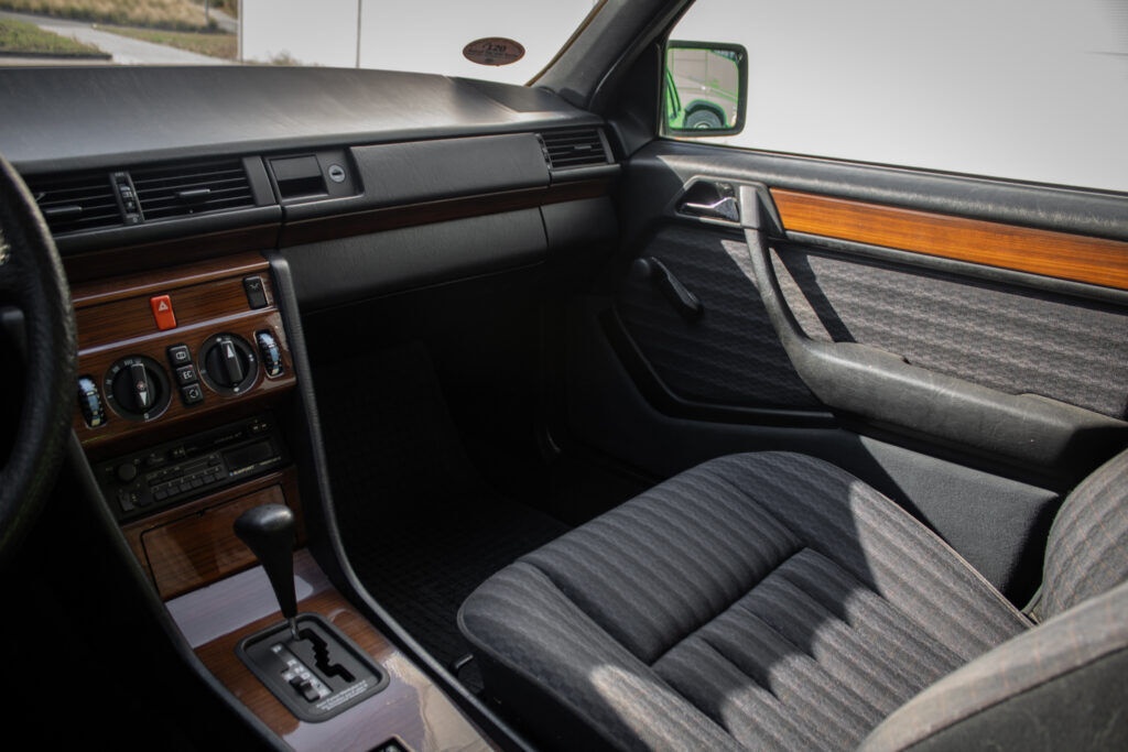 Mercedes-Benz E 230 - 13
