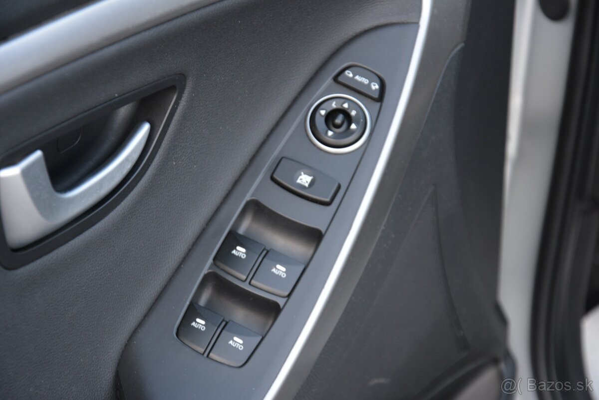 Hyundai i30 CW 1.60 SR voz, 1. maj, Serv. história, TOP výba - 13