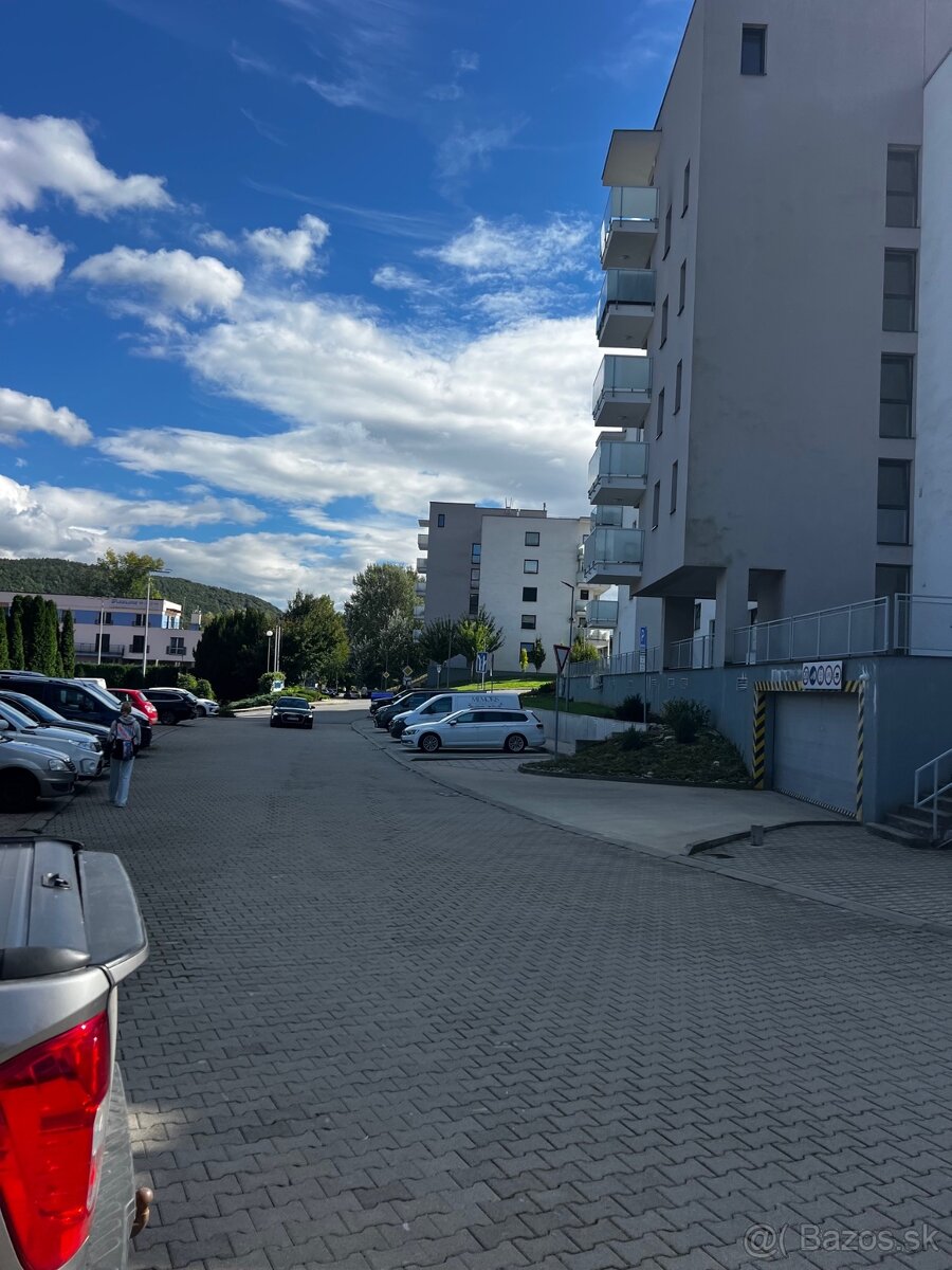 Komerčný priestor na PRENÁJOM - Švermova, BB - 13