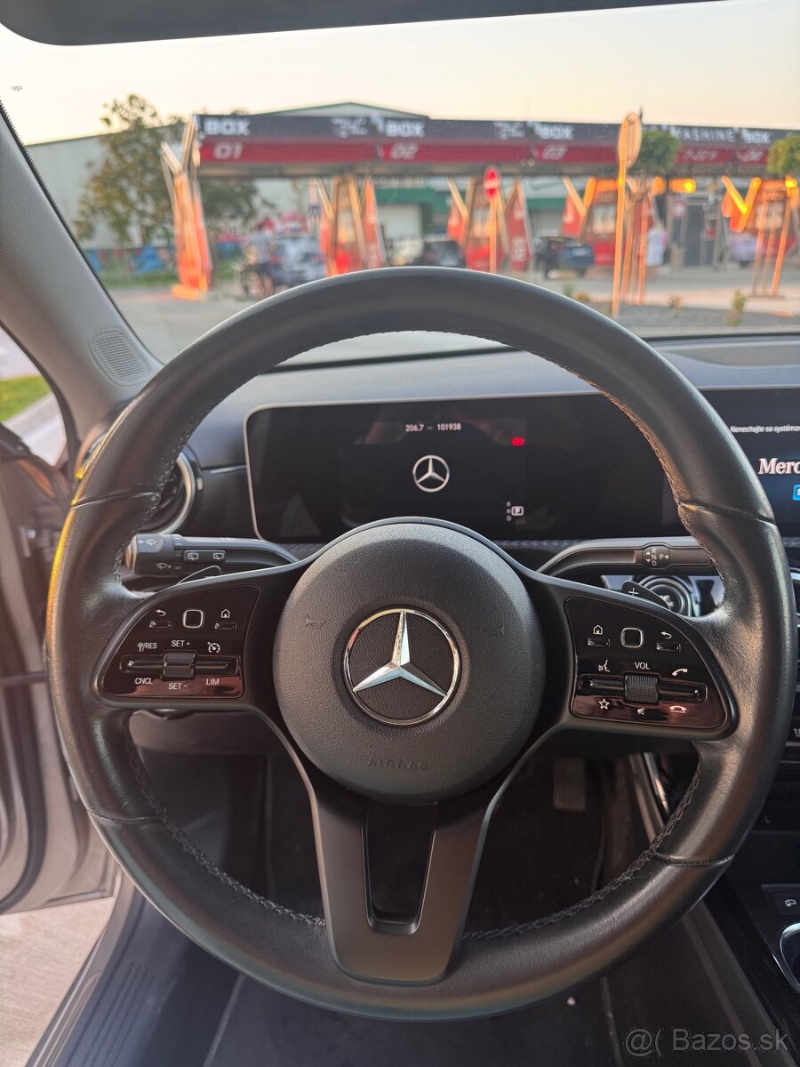 Mercedes-Benz - 13