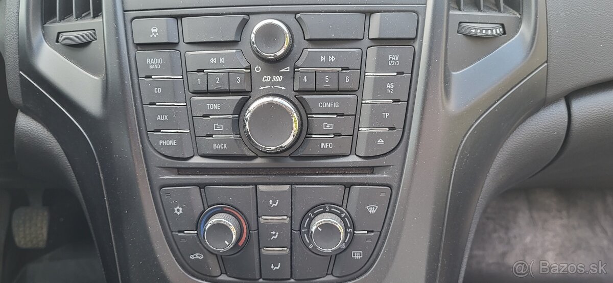 Astra J 1,4 16V Essentia - 13