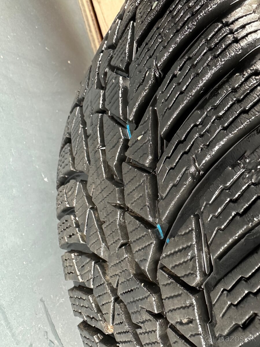 MAZDA R16 215/60 R16 - 13