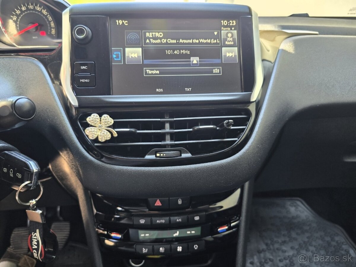 Peugeot 208 1.2 PureTech Style, Mesačne: 124€ - 13