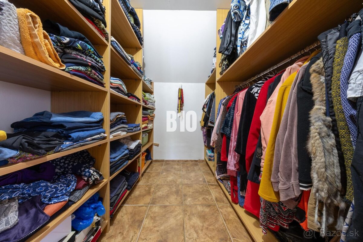 PONUKA uprostred VINOHRADU - dvojpodlažný rodinný dom s PEKN - 13