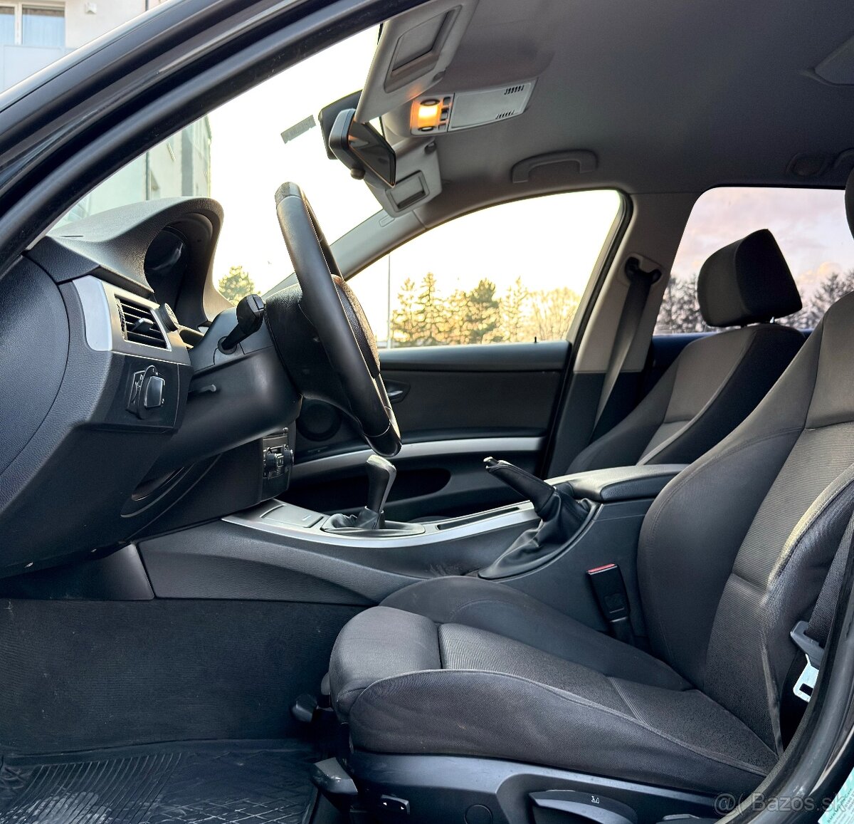 BMW 320d E91 M47 SPORTSITZE / R18 / PDC - 13