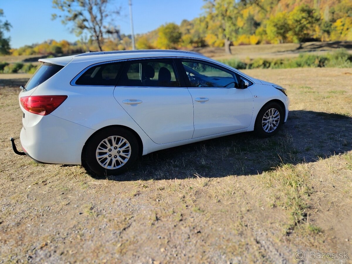 Kia Cee'd SW 1.6 CRDI - 13