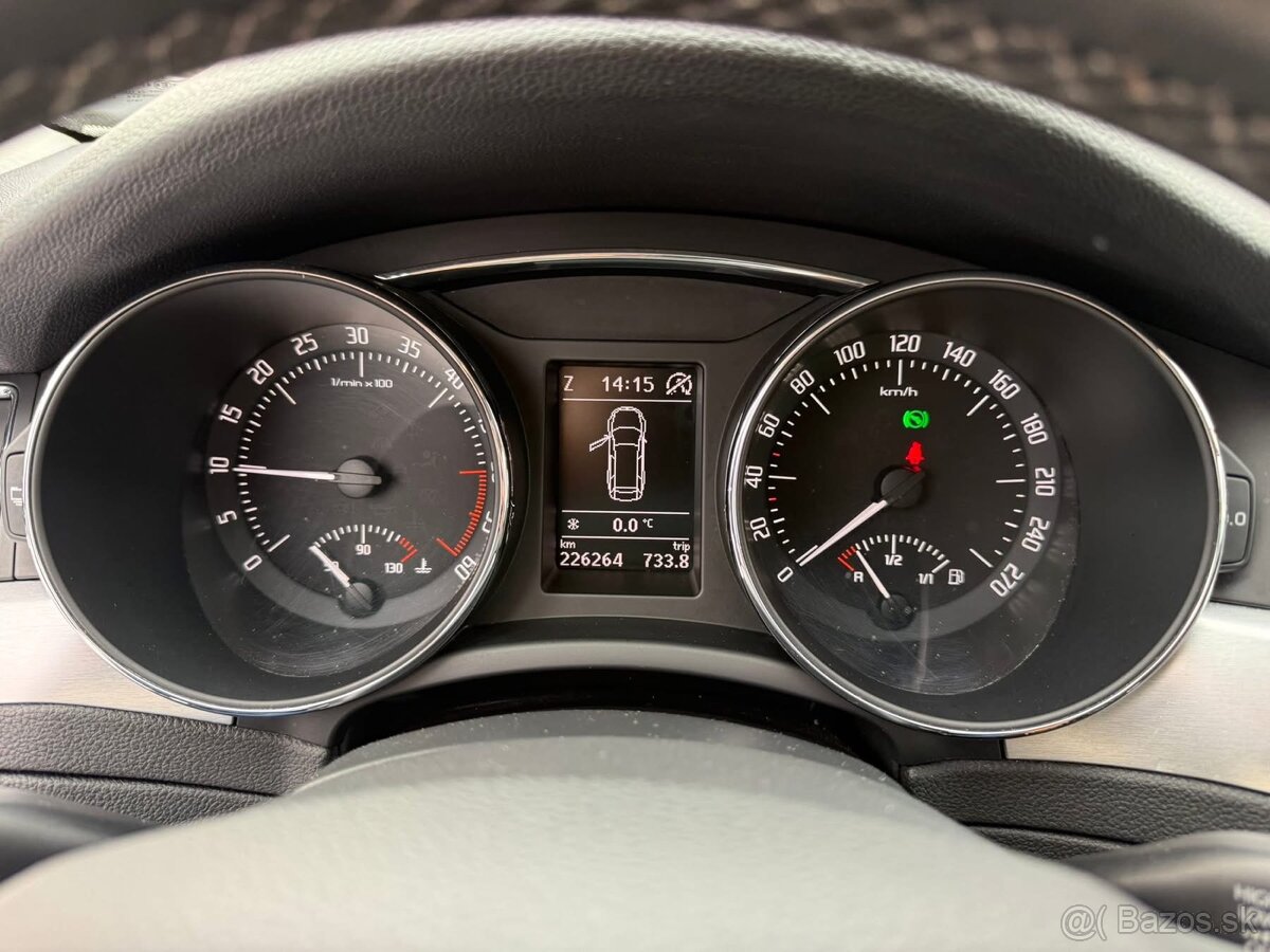 Škoda Superb Combi 2.0 TDI CR 140k Elegance DSG - 13