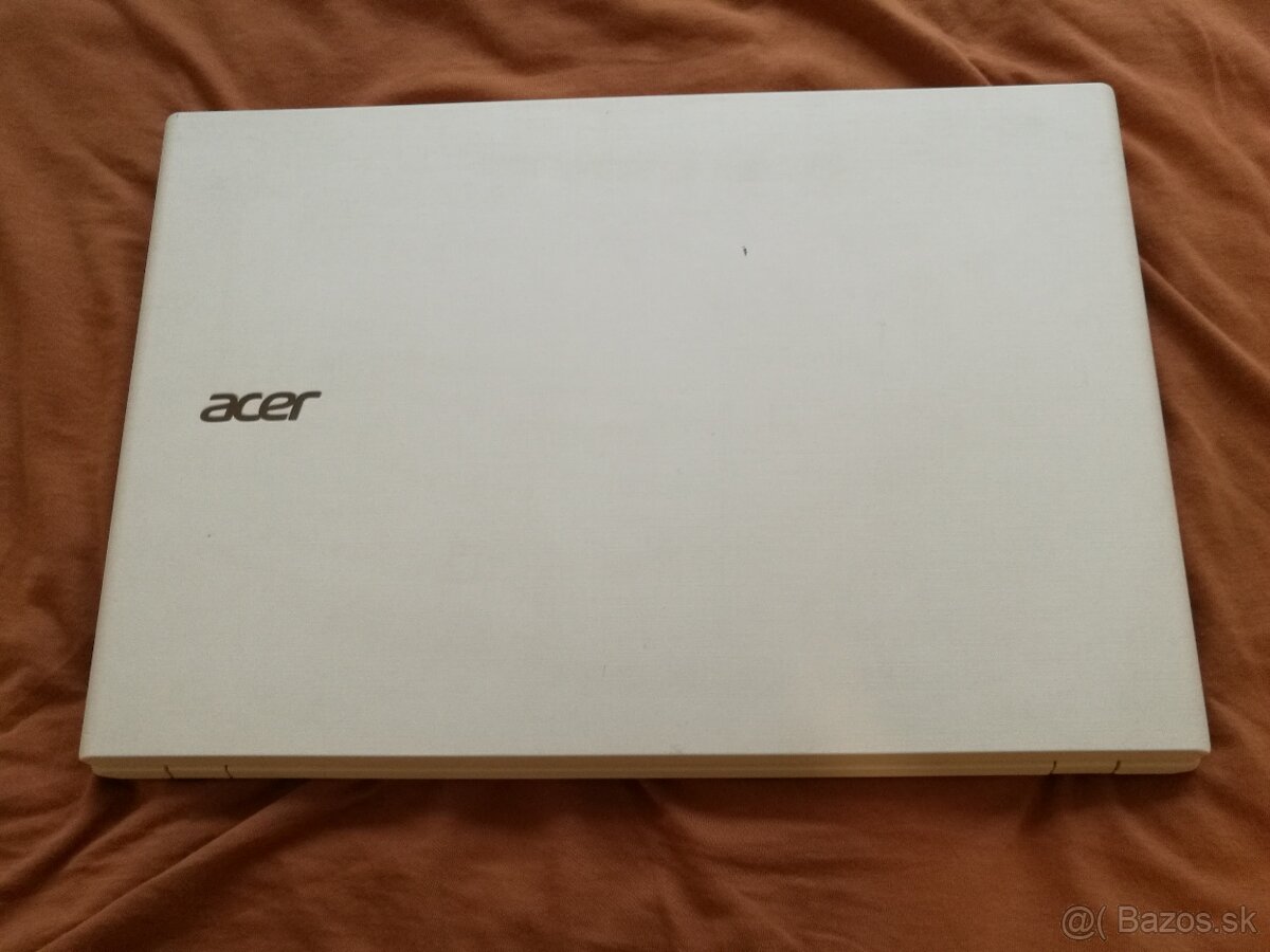 Acer E5. 15,6“ FHD. 10 GB.256 GB SSD. Intel Iris. - 13