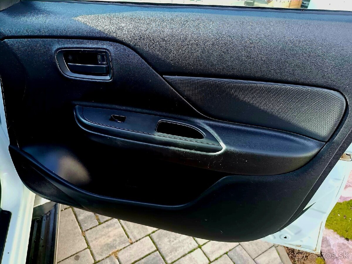 MITSUBISHI L200 - PREDAJ AJ NA SPLÁTKY - 13