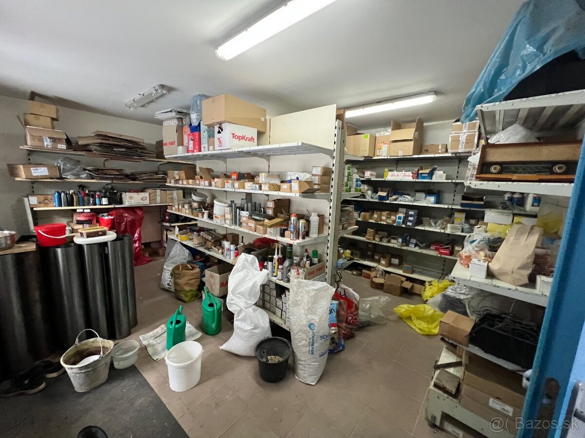 Rodinný dom/predajňa - 13